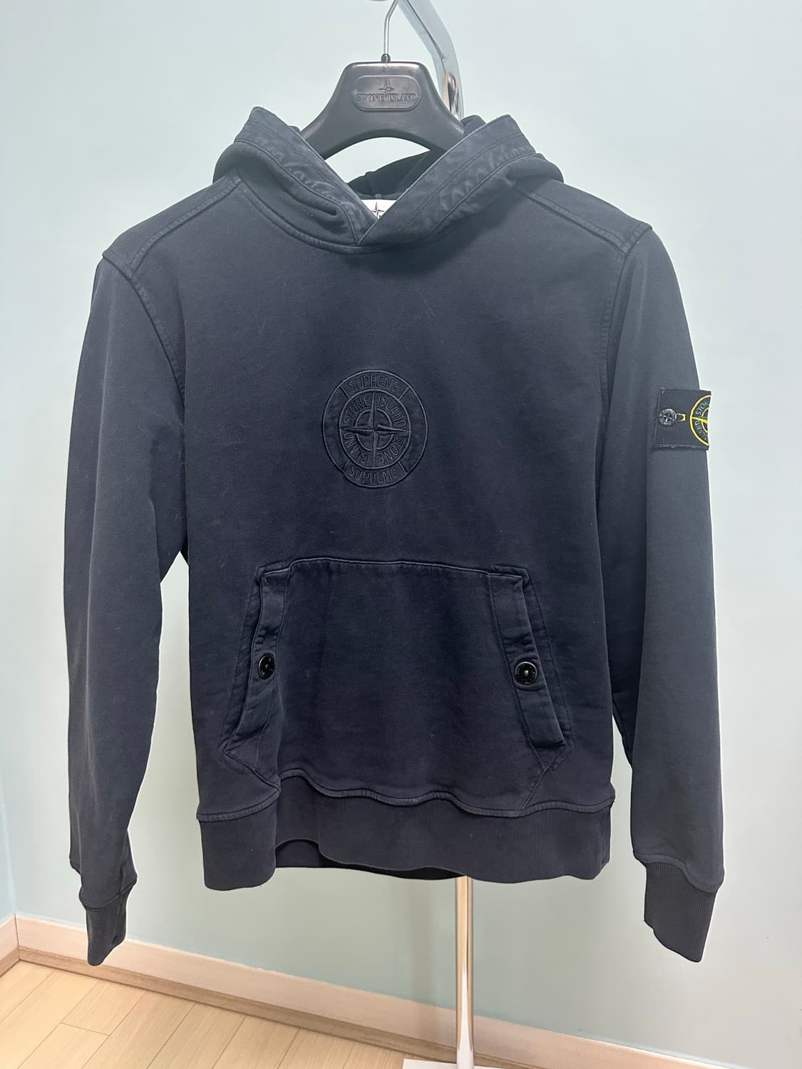 스톤아일랜드X슈프림 콜라보 s사이즈 후드티 블랙 상품이미지2