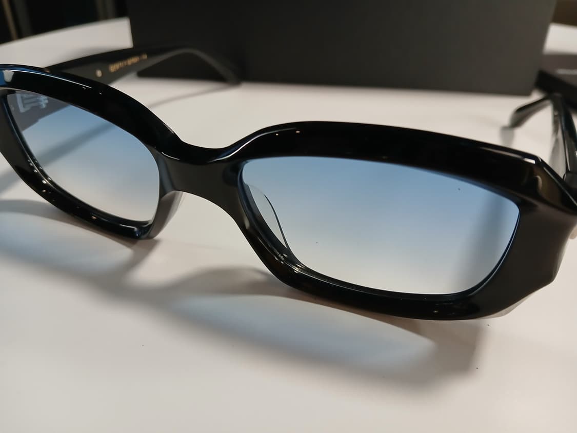 젠틀몬스터 로풀 loful 01 (bg) 풀박스 판매합니다 상품이미지4