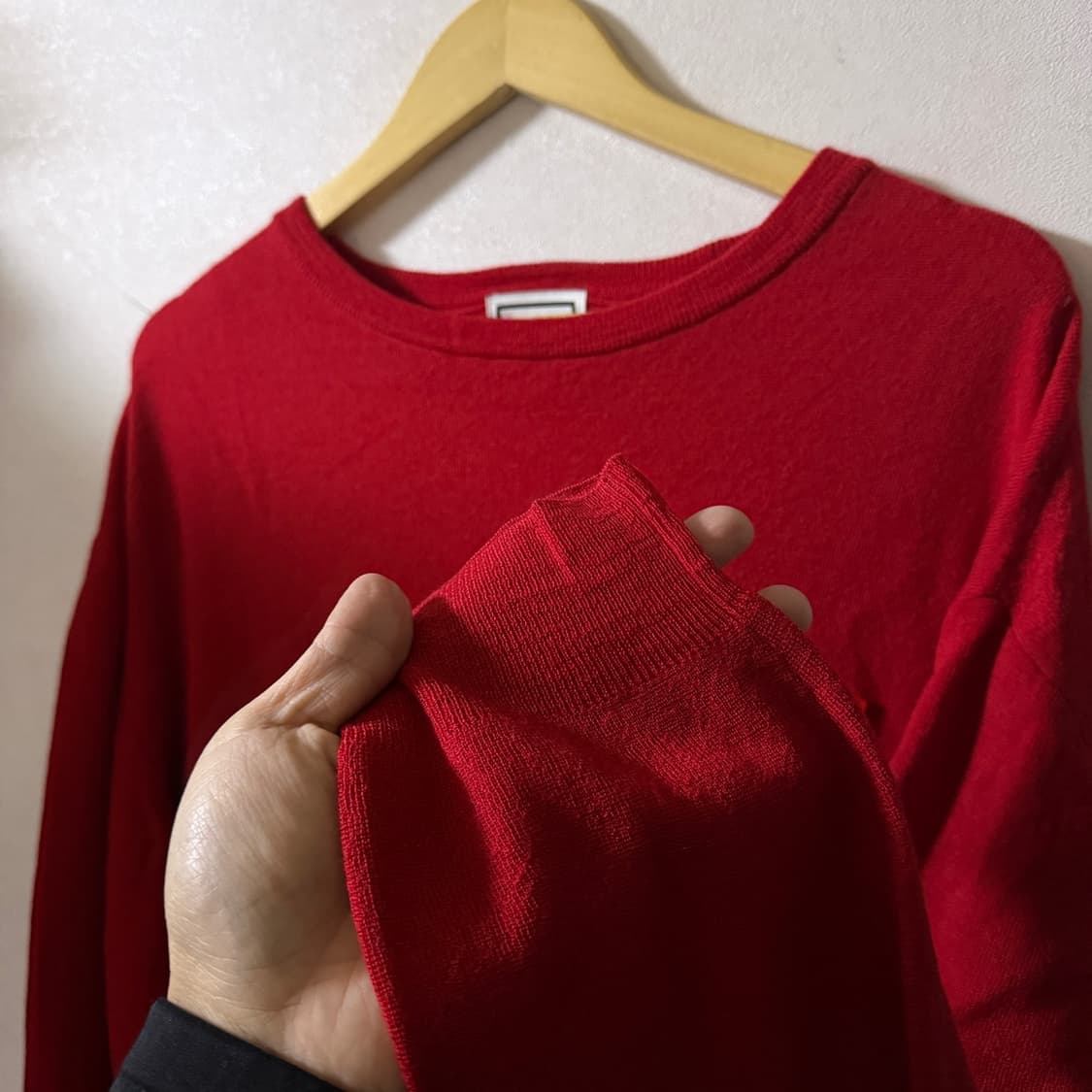 우영미 오버핏 로고 니트 다크레드 50 (남성 100-105정도) 상품이미지3