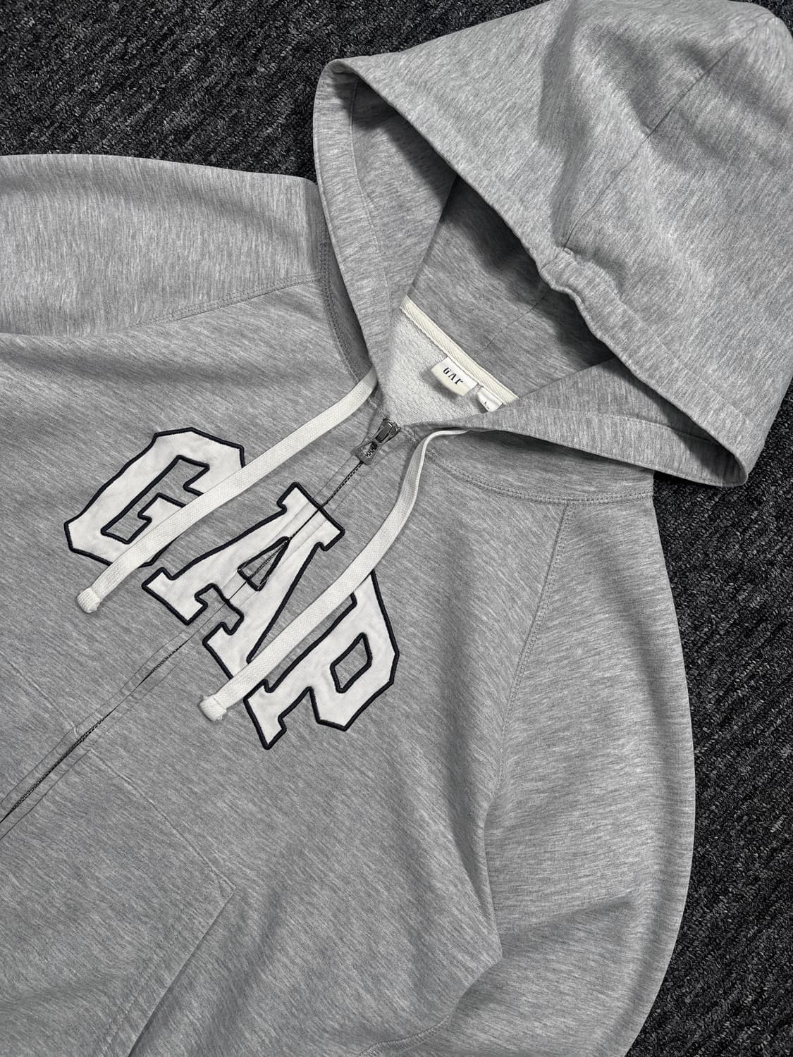 갭 빅로고 그레이 후드집업 상품이미지4