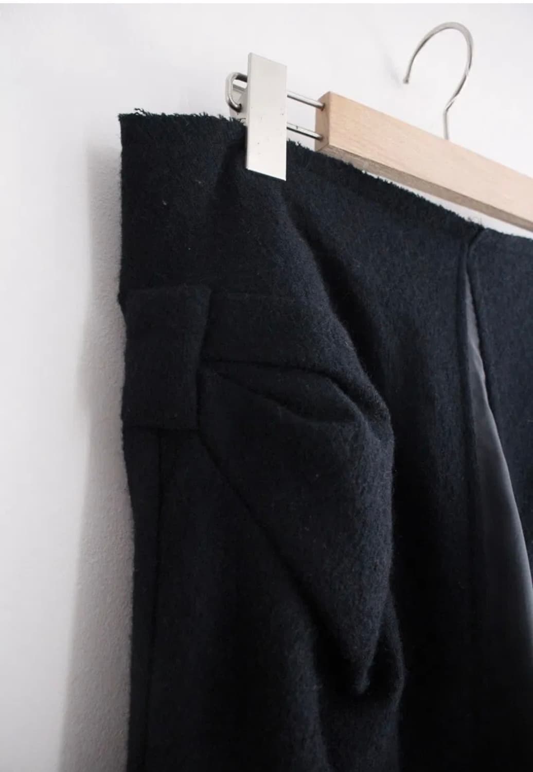 꼼데가르송 준야와타나베 2003AD 리본 컷아웃 울 스커트 상품이미지5