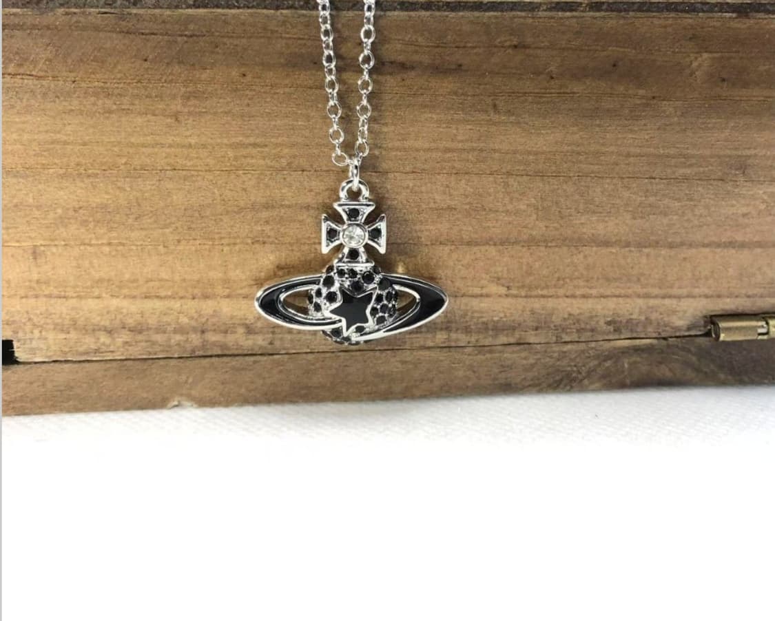 비비안웨스트우드 아카이브 블랙스타 바스릴리프 팬던트 목걸이 상품이미지1