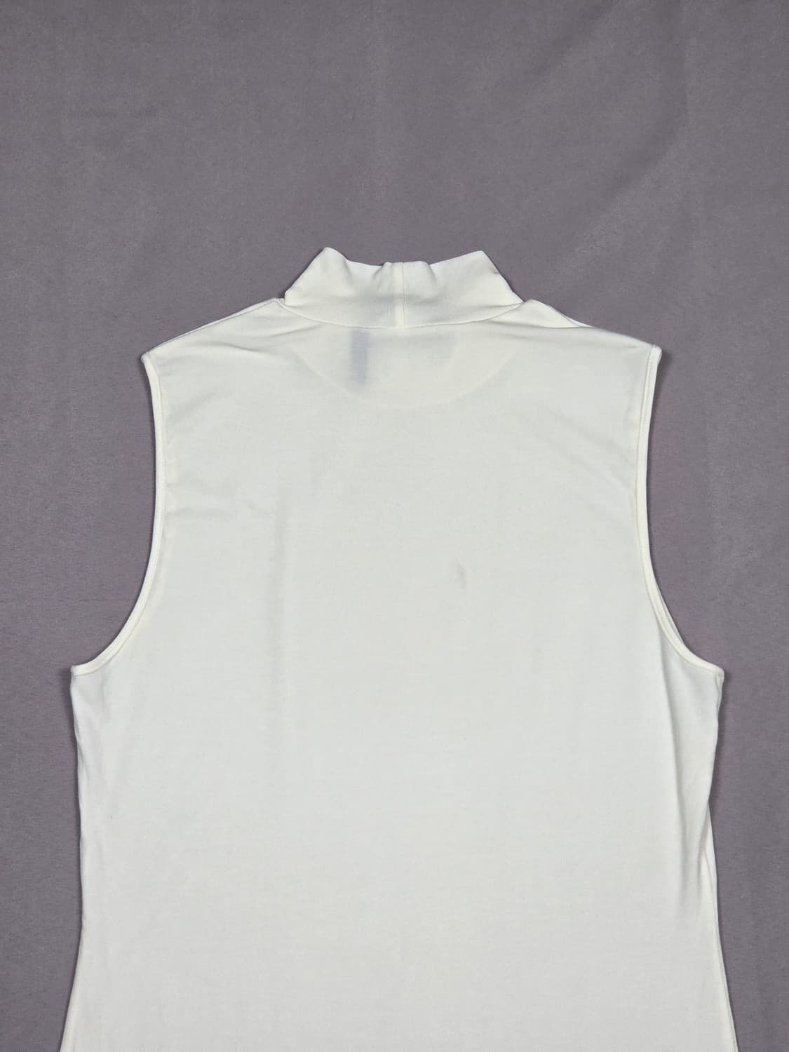 [띠어리] 리브드 비스코스 터틀넥 슬리브리스 | S00099 상품이미지5