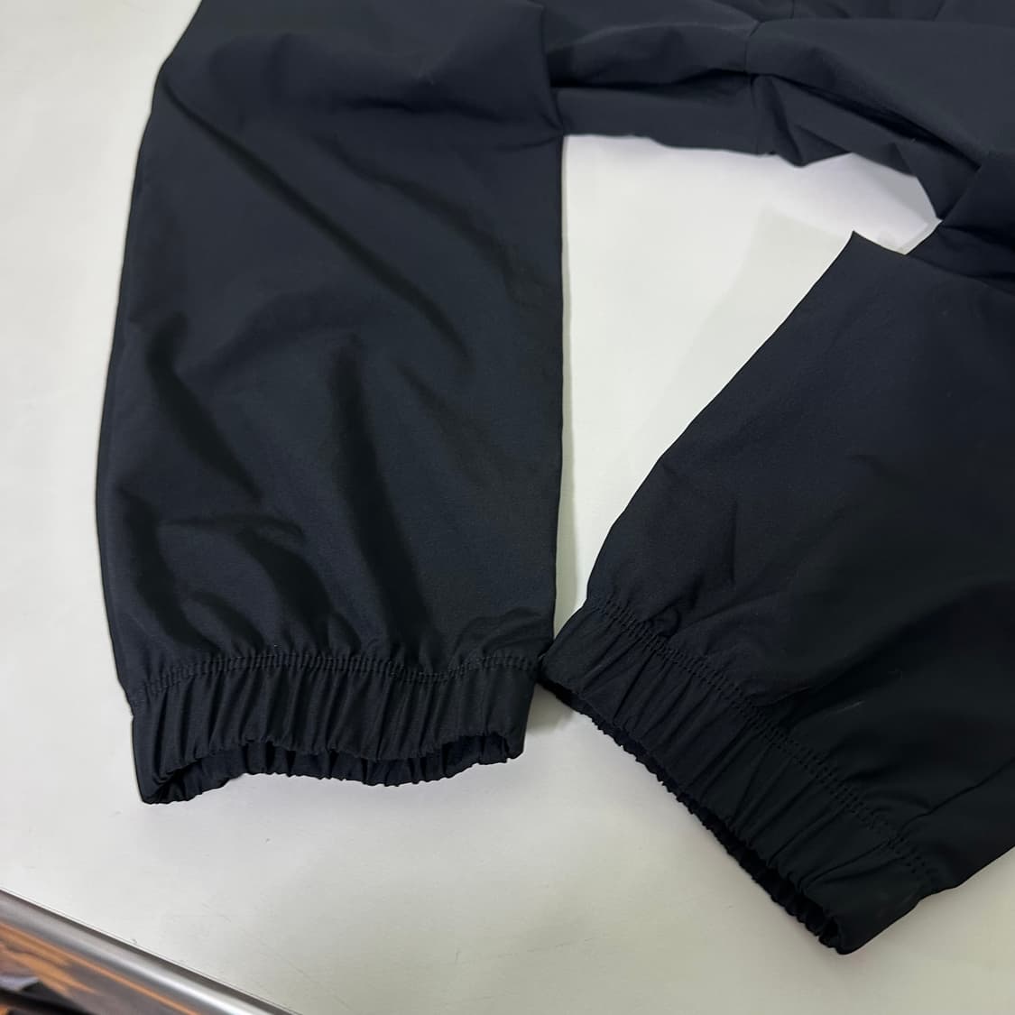 95 M 푸마 블랙 레귤러핏 스카치로고 바막 경량트레이닝팬츠 상품이미지7