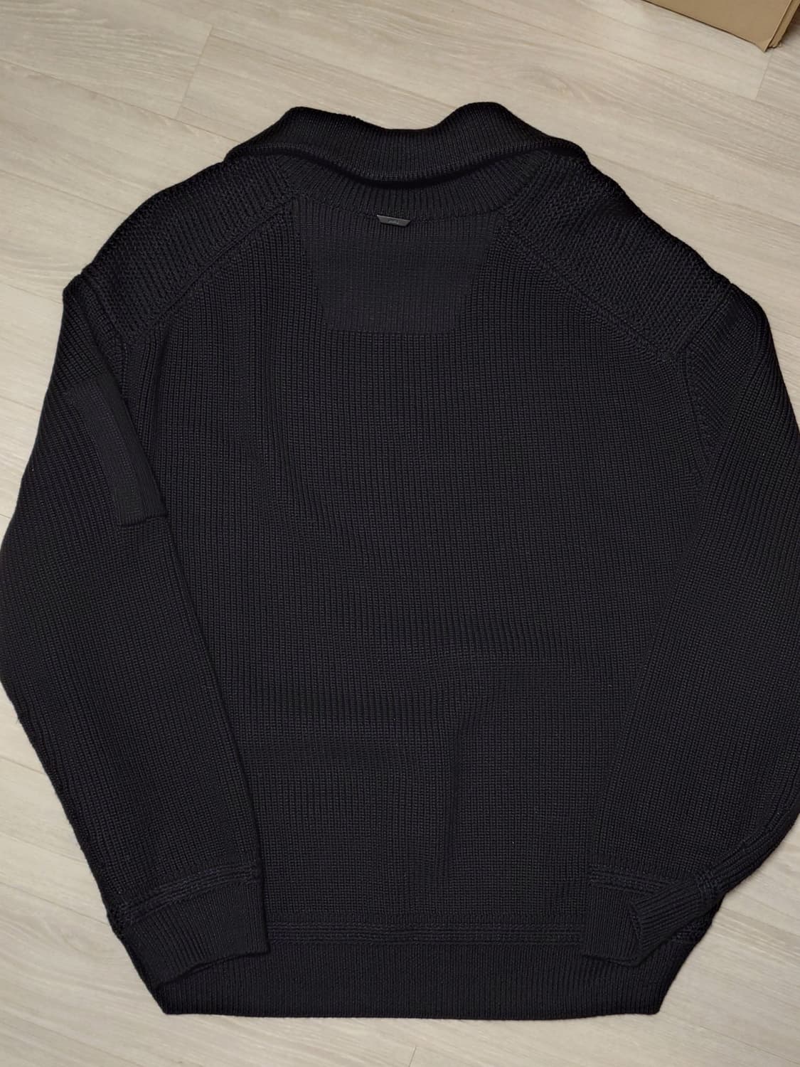 [S] 준지 26SS 신상 티칼라 반집업 니트 블랙 상품이미지2