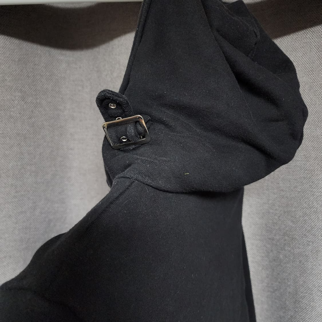 키라라 드레이프 버클 후드티 상품이미지5