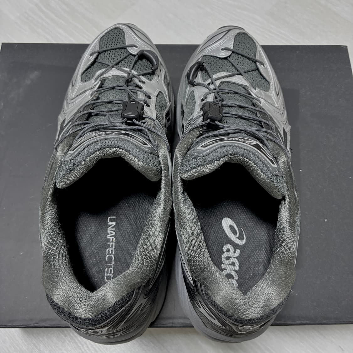 아식스 x 언어펙티드 젤 카야노 14 실버 문 255 상품이미지2