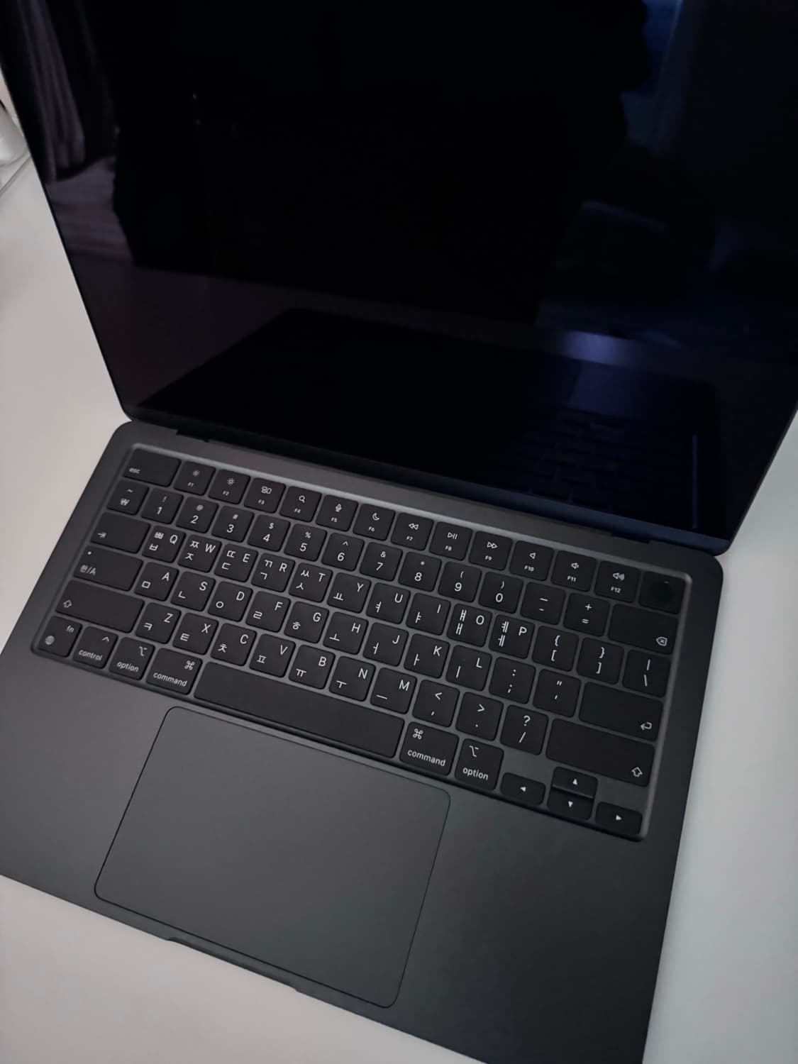 맥북에어 M3 13인치 8GB 256GB 미드나이트 상품이미지3