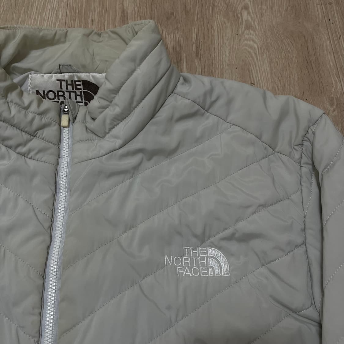 노스페이스 여성 V-Motion 화이트라벨 경량패딩 자켓 2XL(110) 상품이미지2