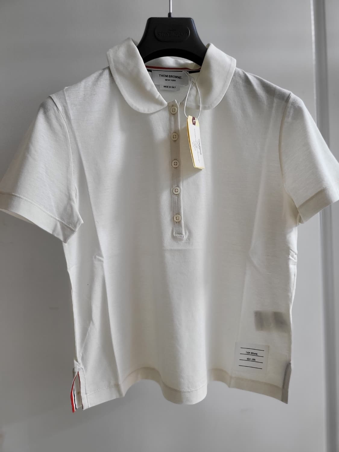 클래식의 정석, 톰브라운(Thom Browne) 라운드 칼라 폴로 셔츠  상품이미지1