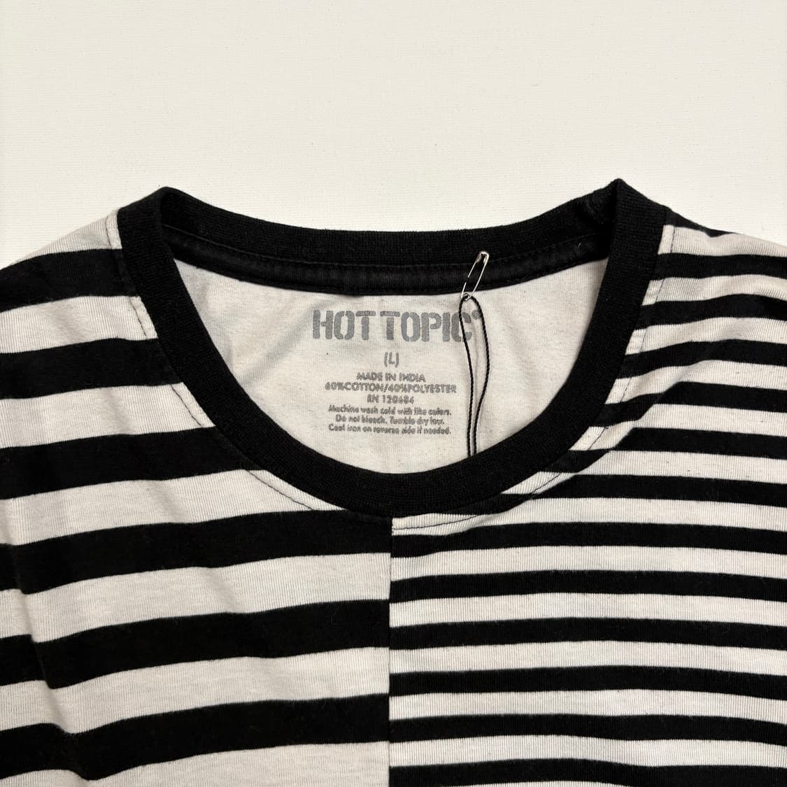 HOT TOPIC stripe pattern T-shirt 상품이미지3