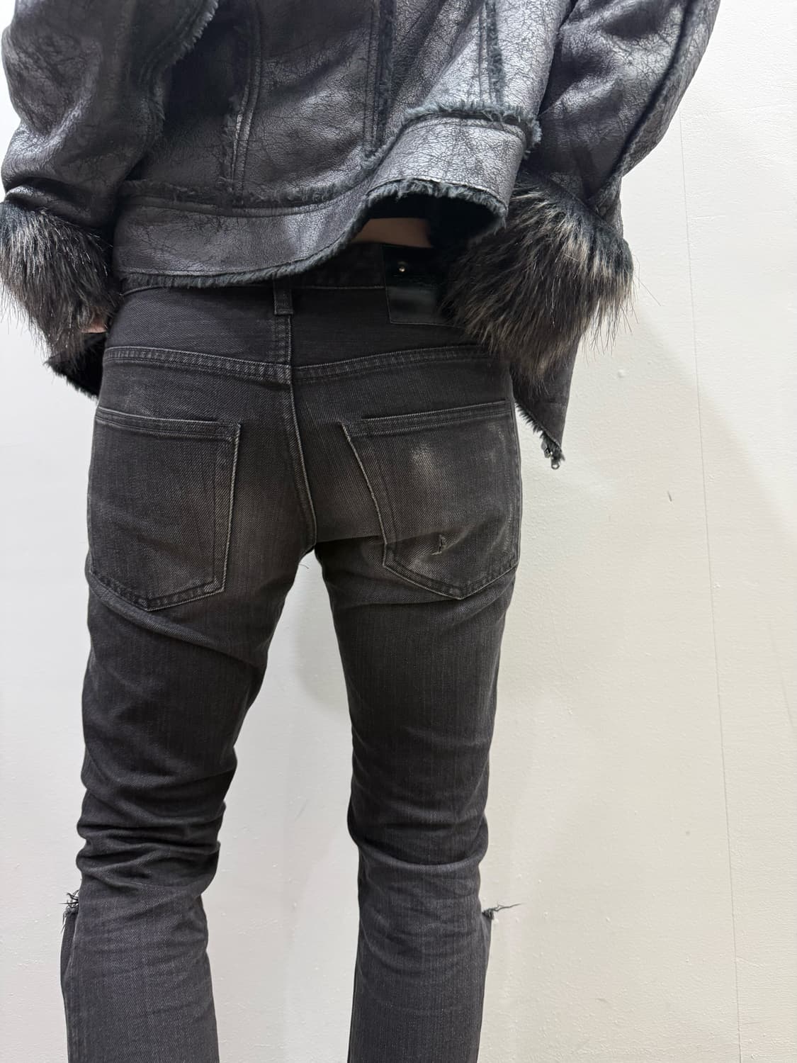 미야시타 타카히로 더 솔로이스트 데미지 슬림 데님 진 상품이미지8