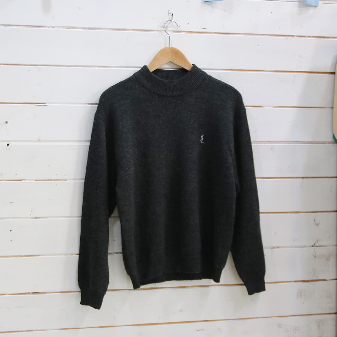 (착용컷) YSL 울 모크넥 니트 (남성용 100) 상품이미지1