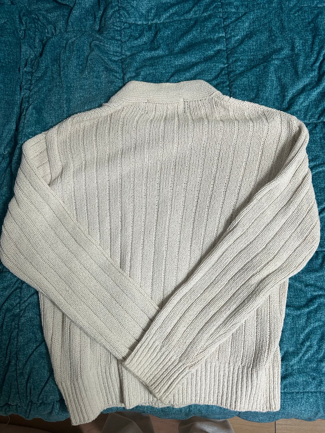 세터 파로 오버 사이즈 부클 가디건 루센트 아이보리 상품이미지4