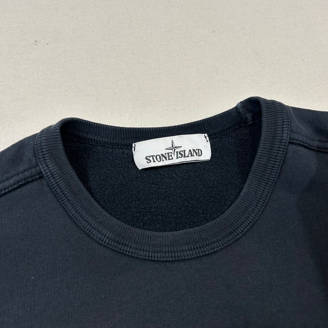 M) 스톤아일랜드 블랙 맨투맨 스웨트셔츠 상품이미지7