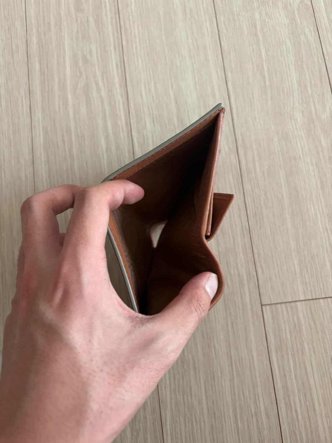 마르니 멘딩 장식 그레이 가죽 2단 지갑 상품이미지5