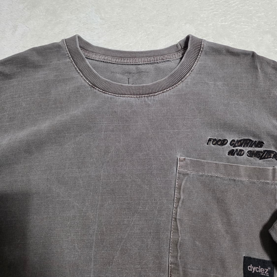 (L)다이클레즈 피그먼트 포켓 자수 티셔츠 상품이미지2