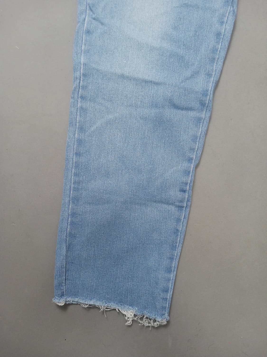 [34] 제이바이케이 연청 풀밴딩 스판 컷팅진 청바지 상품이미지3