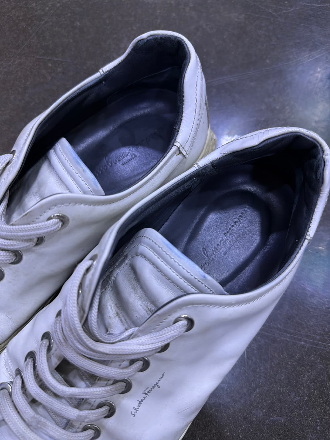 살바토레 페라가모 큐브 화이트 스니커즈 7 사이즈 260 상품이미지5