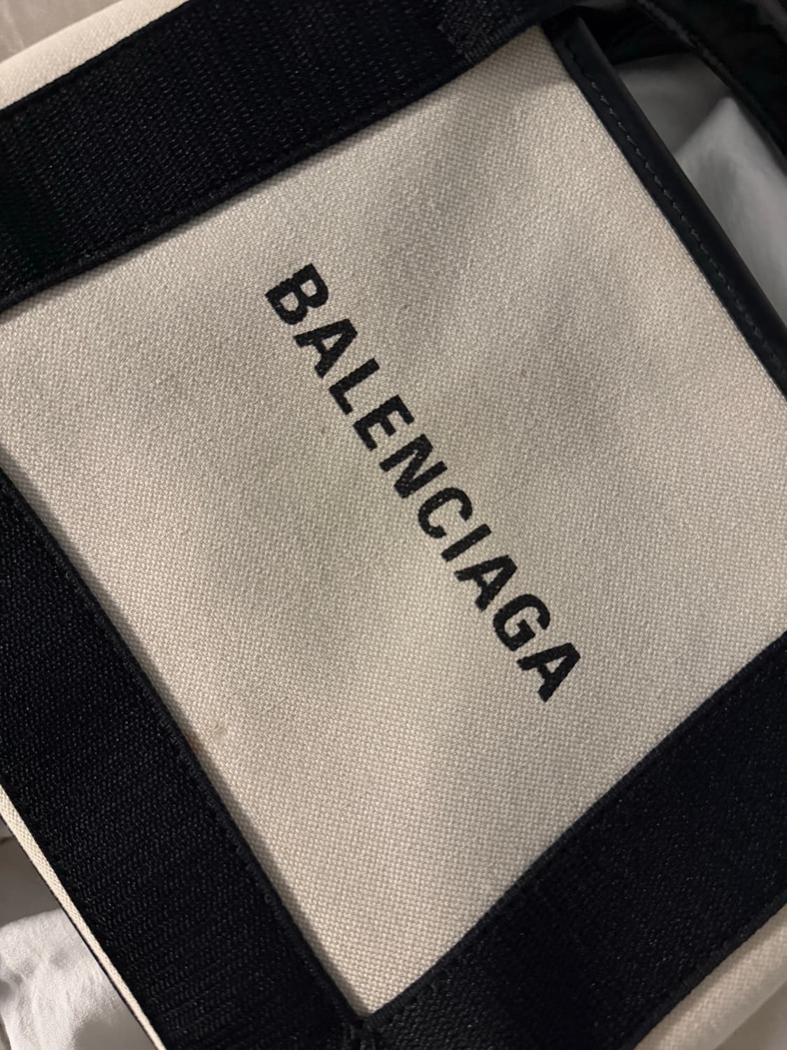 발렌시아가 카바스백 xs 상품이미지5