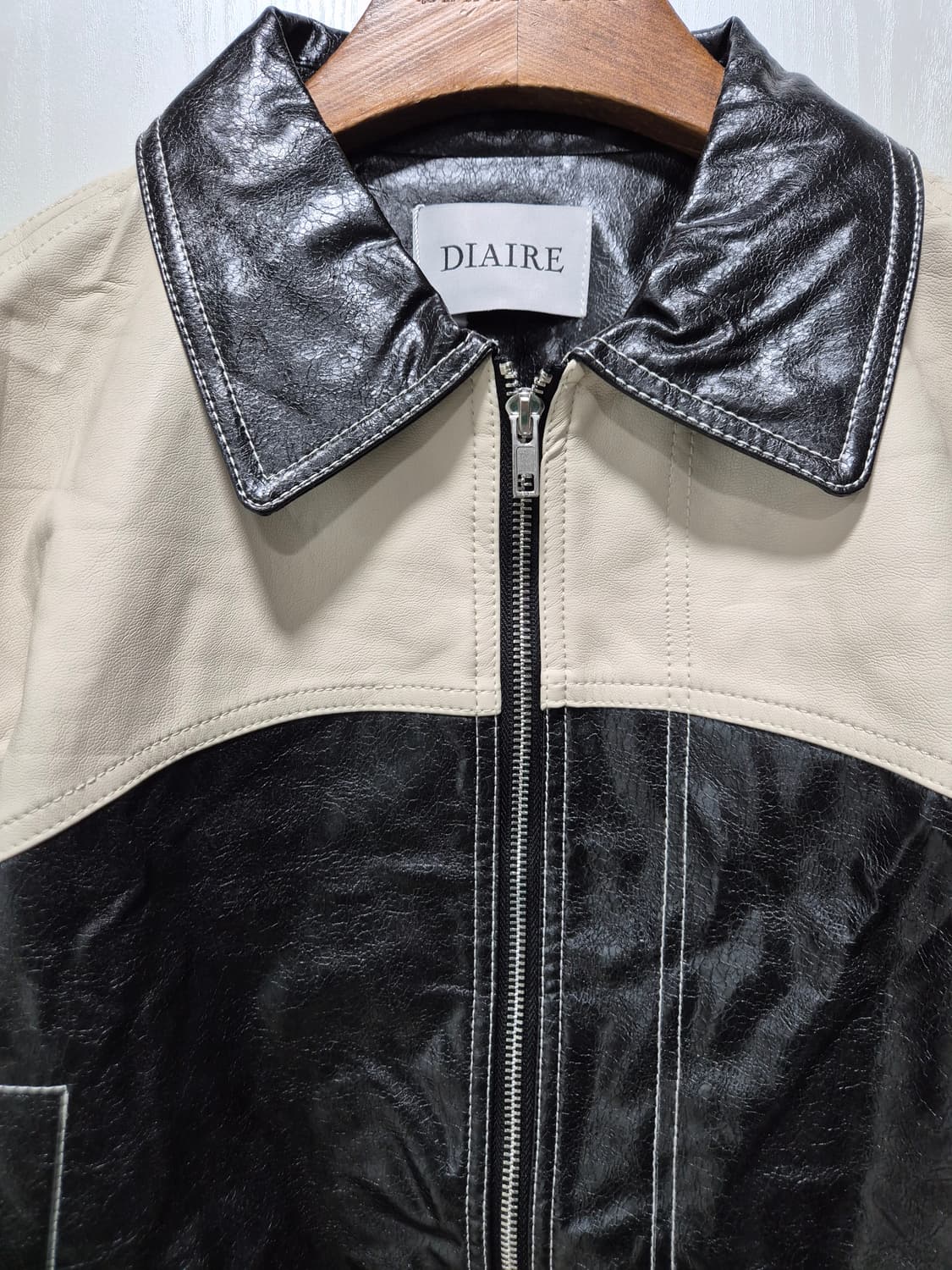 DIAIRE. 블랙 배색 레더 자켓 상품이미지2