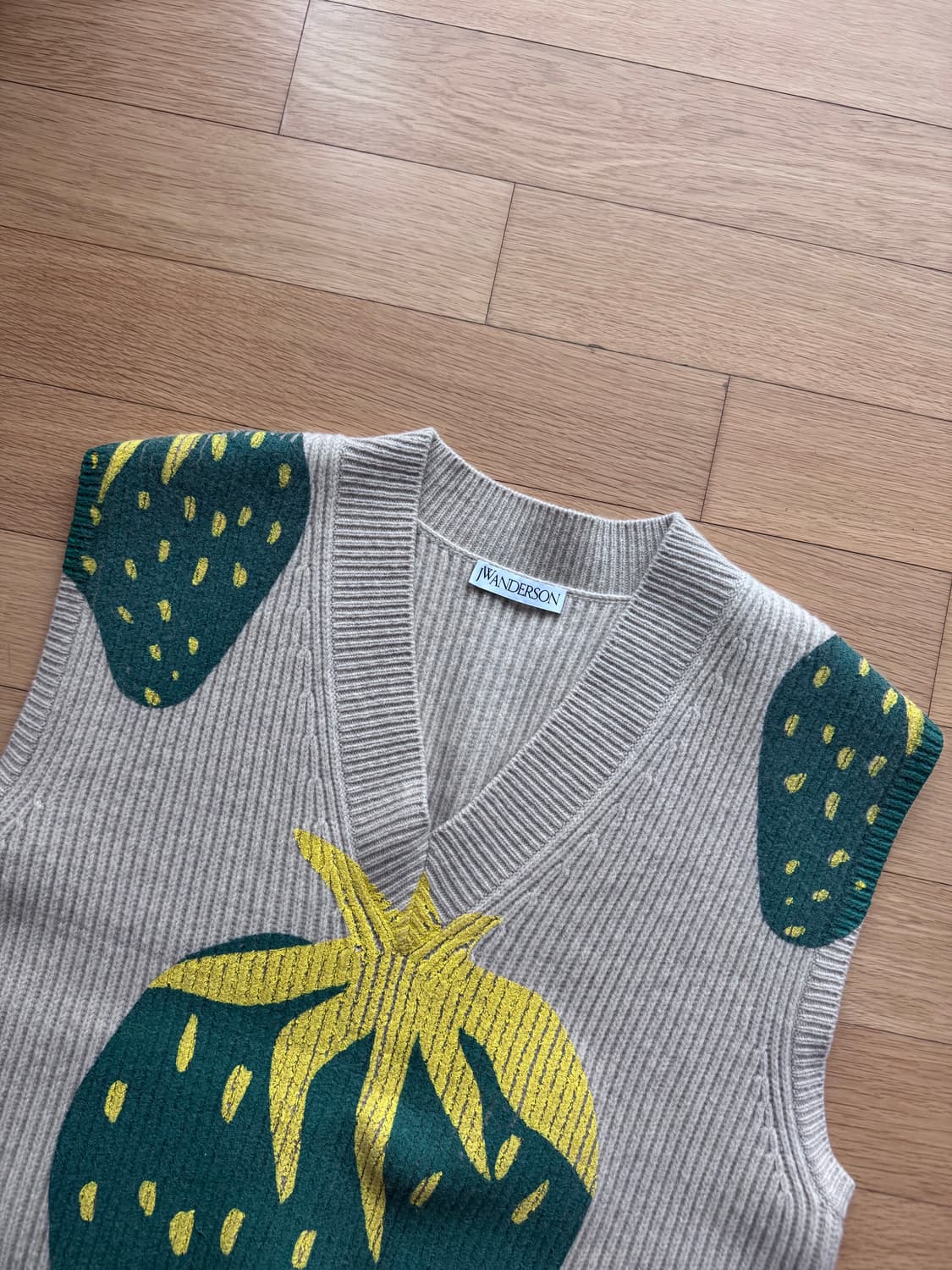 JW Anderson Strawberry Printed Wool Vest 상품이미지2