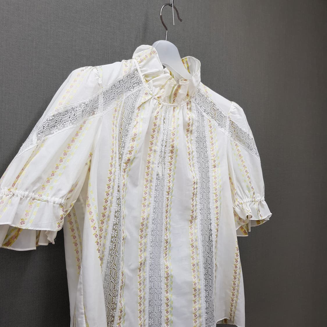 산드로 SANDRO 레이스 프릴 블라우스 3사이즈 상품이미지4