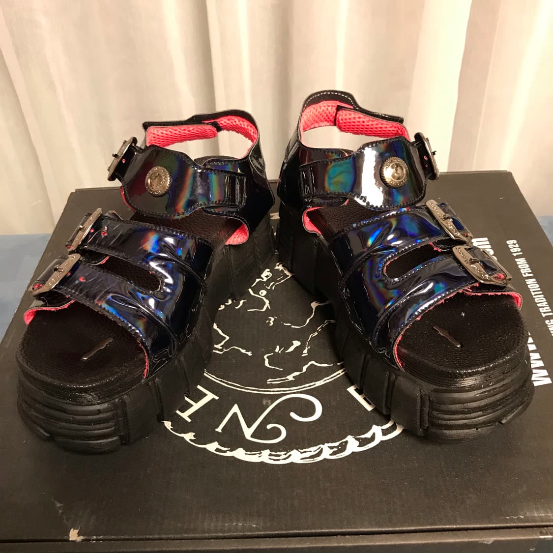 뉴락 에나멜 홀로그램 샌들 상품이미지7