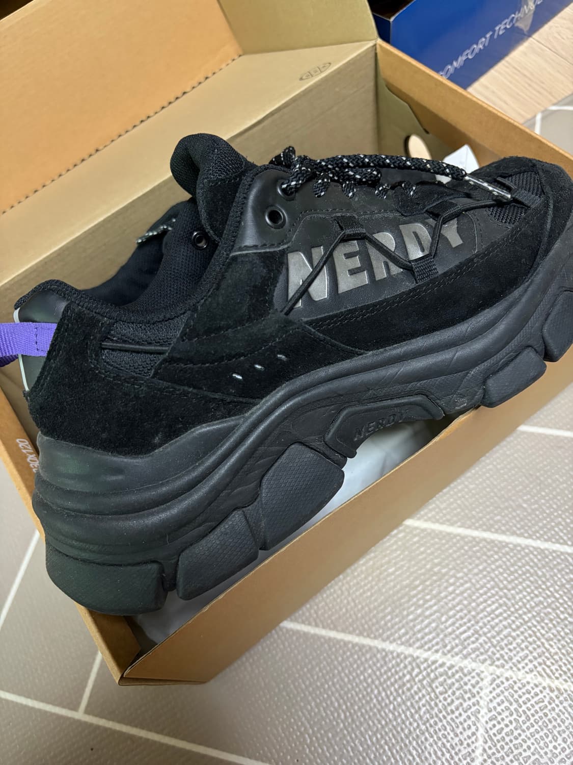 널디 NERDY 블랙 스니커즈 270 상품이미지1