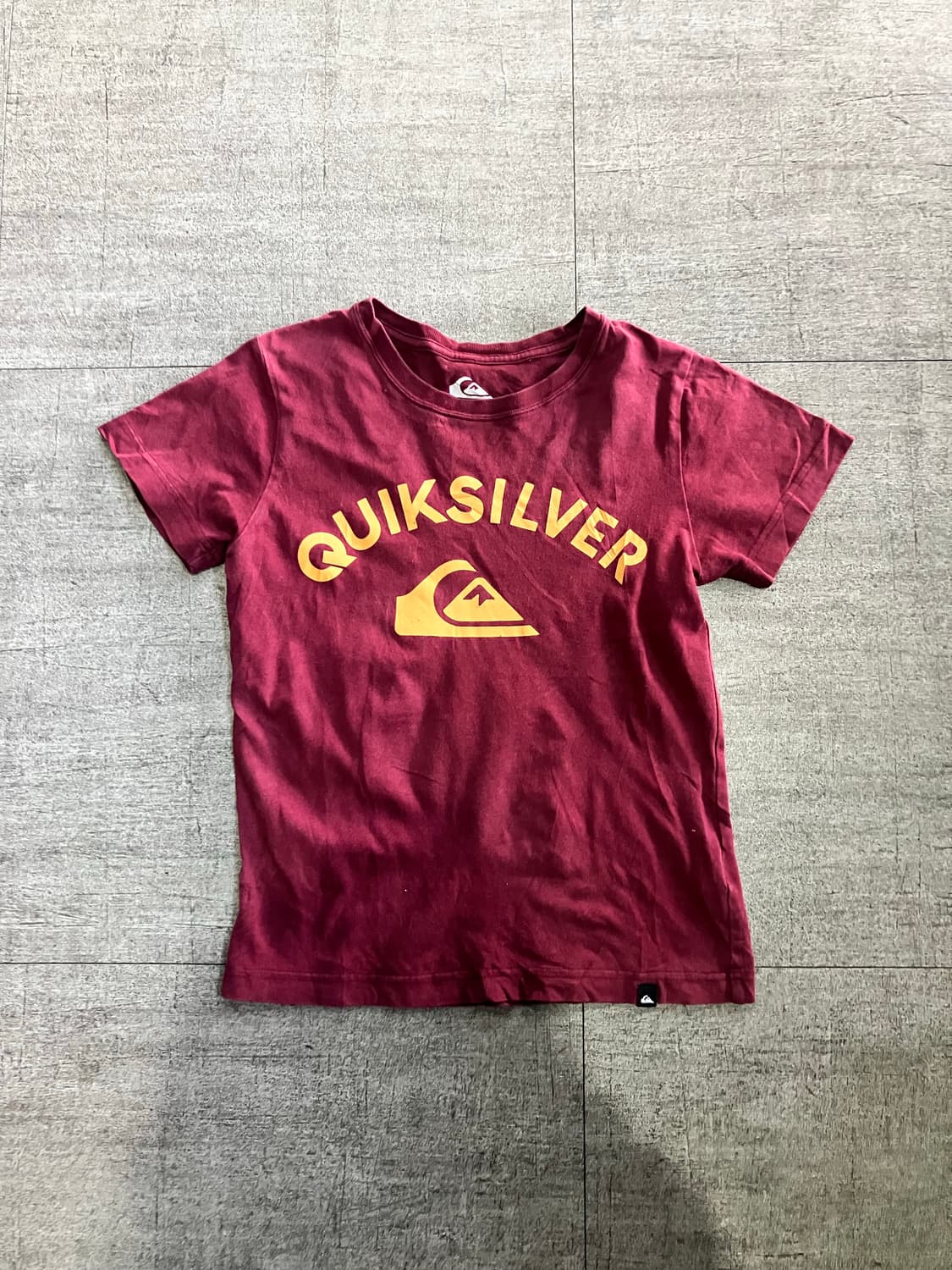 일본빈티지 Quiksilver 핀터깔y2k 딱붙핏 반팔티셔츠 상품이미지1