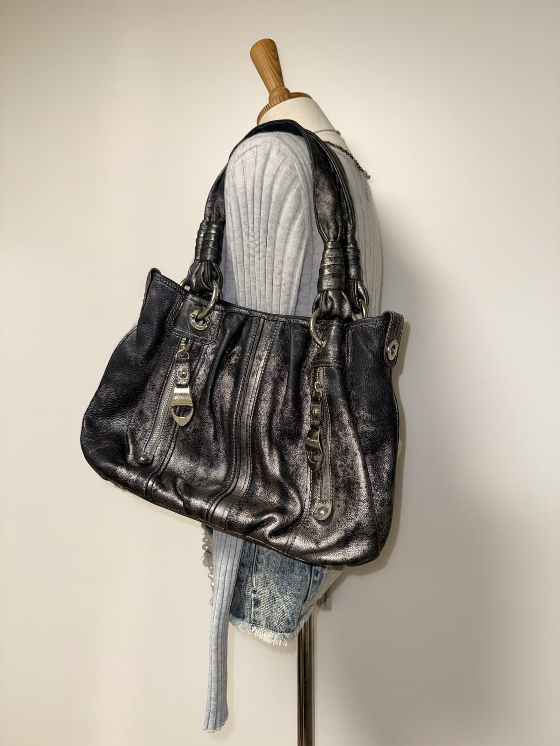 비 마코스키 와투케 메탈릭 백 상품이미지1