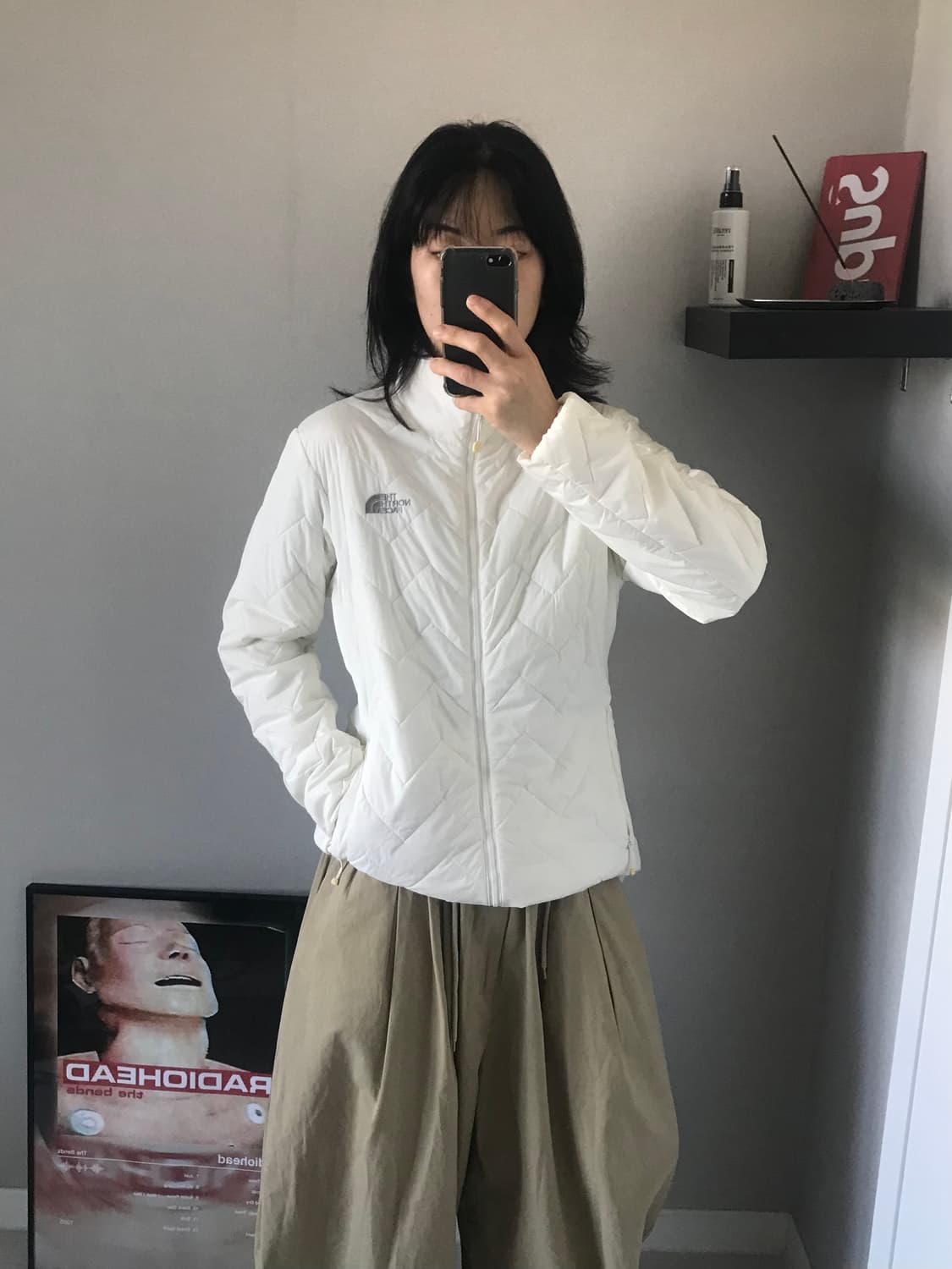 노스페이스 V-Motion 로고 화이트 경량 패딩 상품이미지4