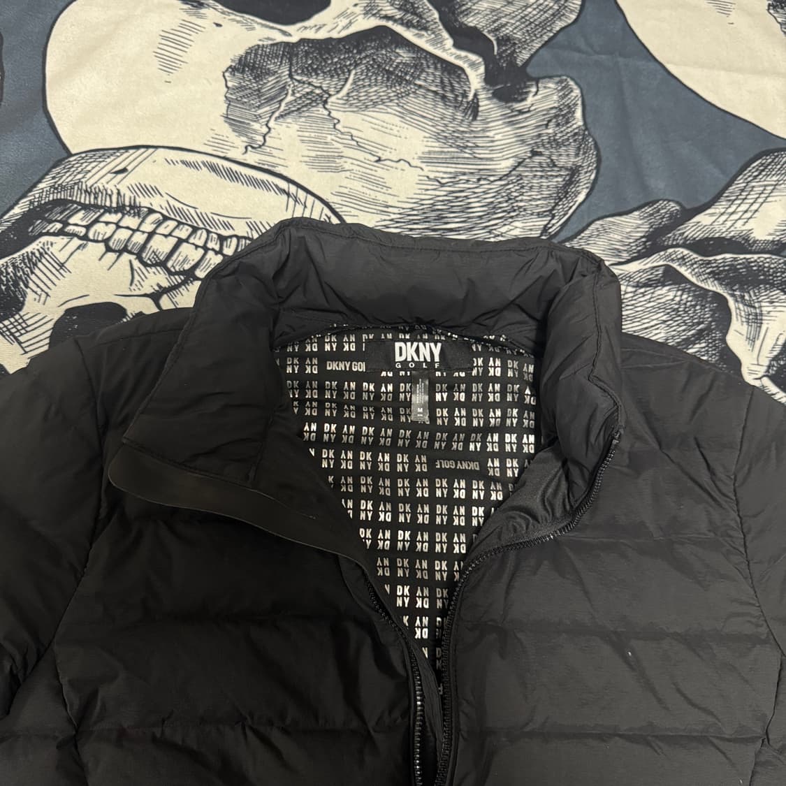 DKNY 구스다운 경량 패딩 M사이즈 상품이미지3