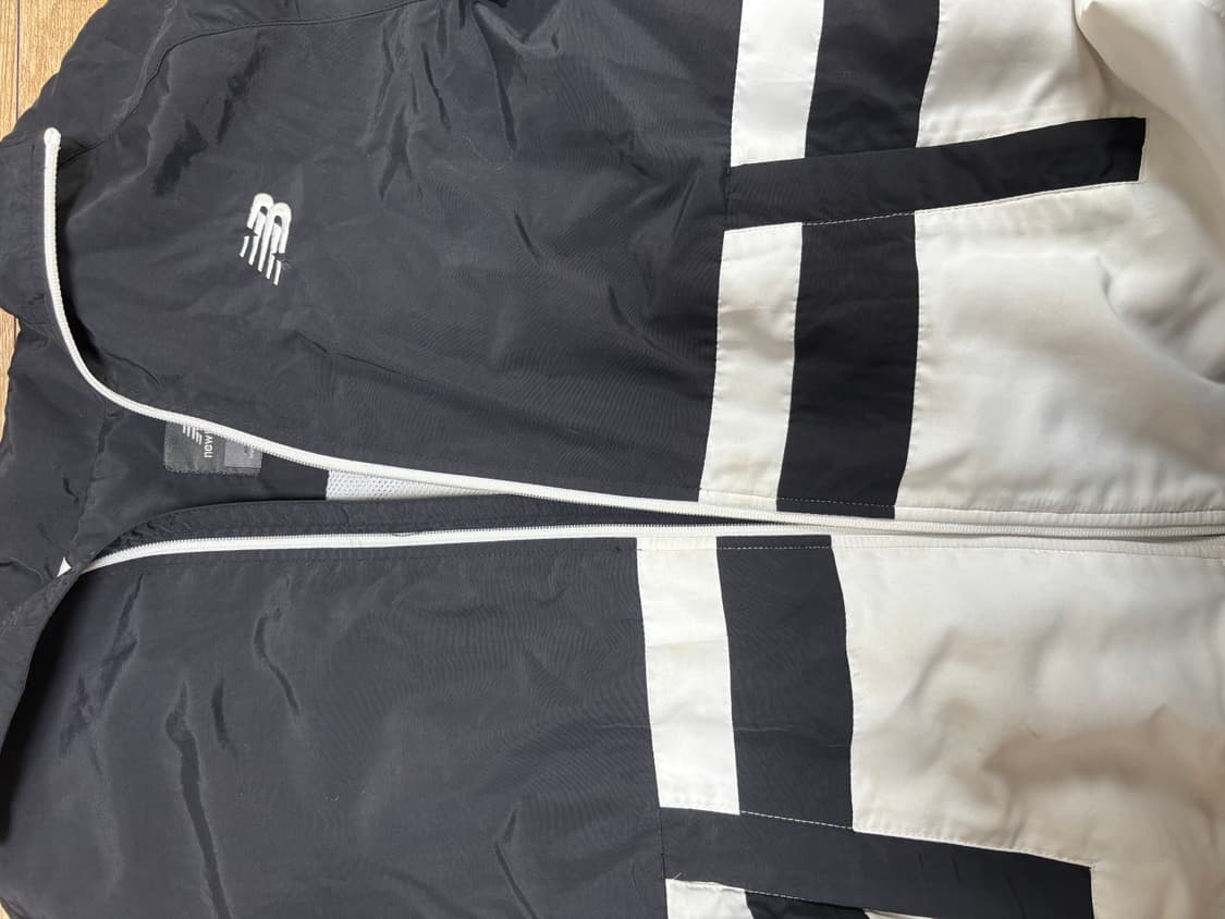 뉴발란스 블랙/옐로우 바람막이 M 상품이미지1