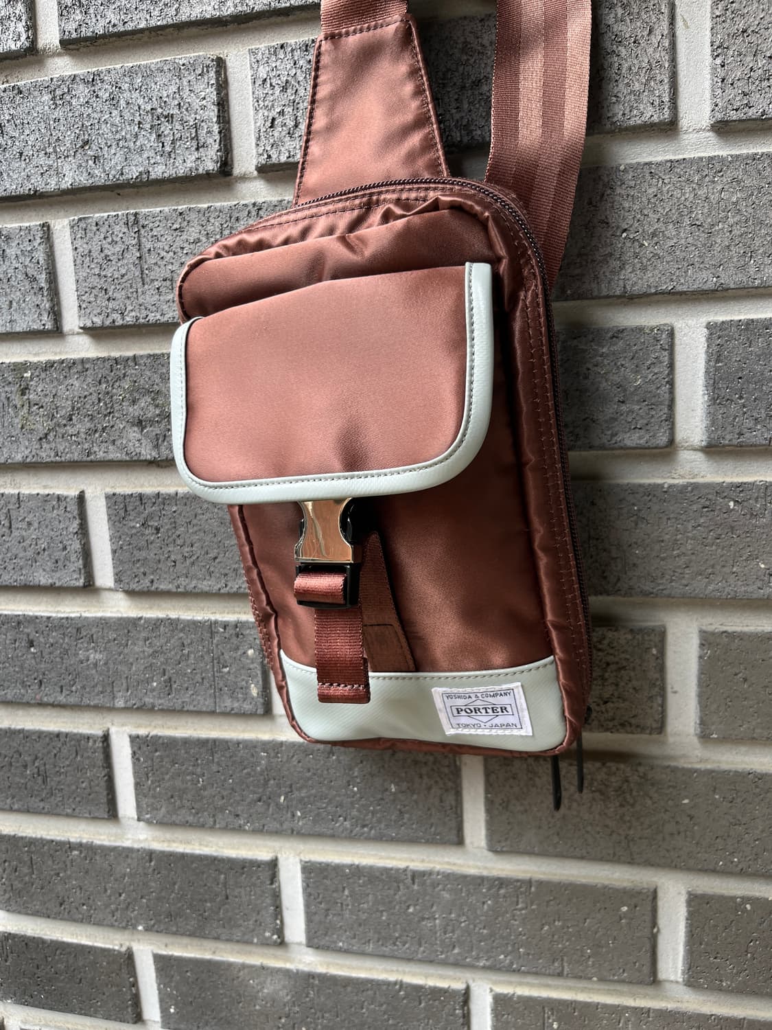 Porter 포터 글로시 슬링백 브라운 상품이미지1