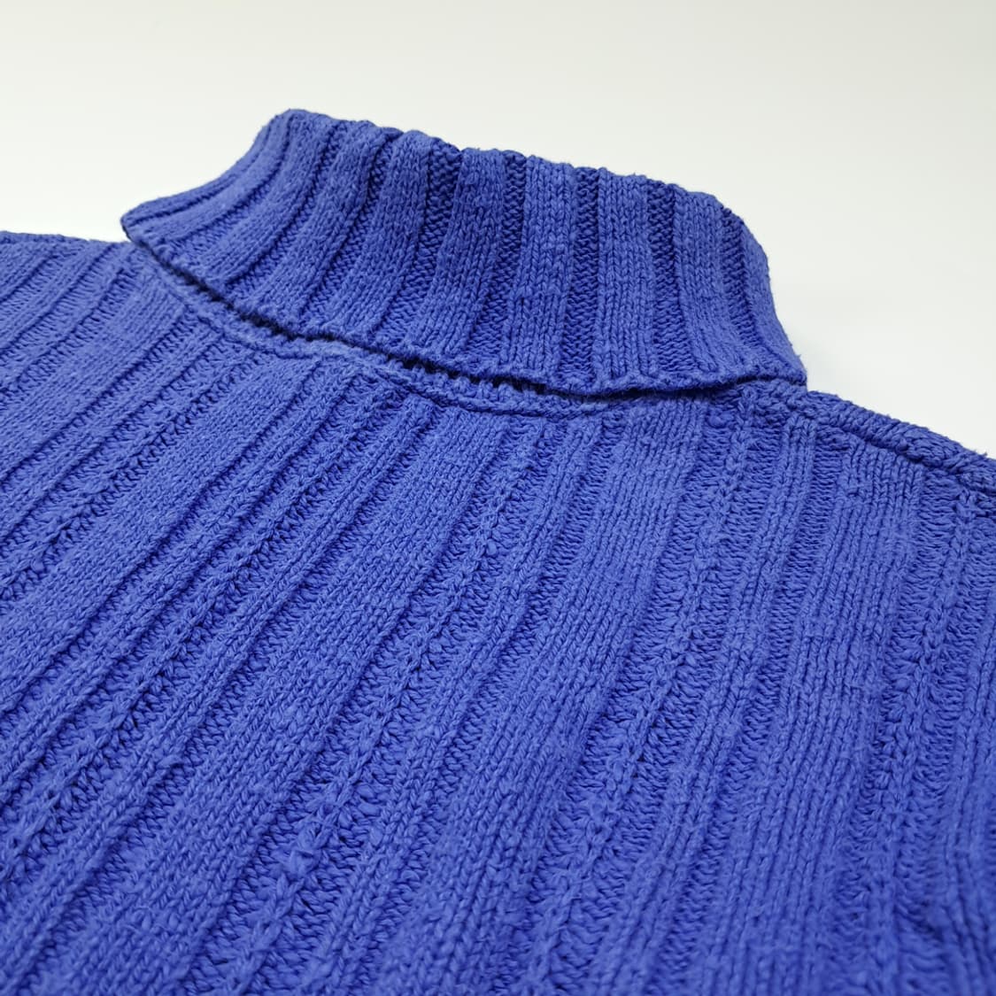 CL108 S 엘엘빈 코랄 블루 버티컬 립 터틀넥 니트 상품이미지4