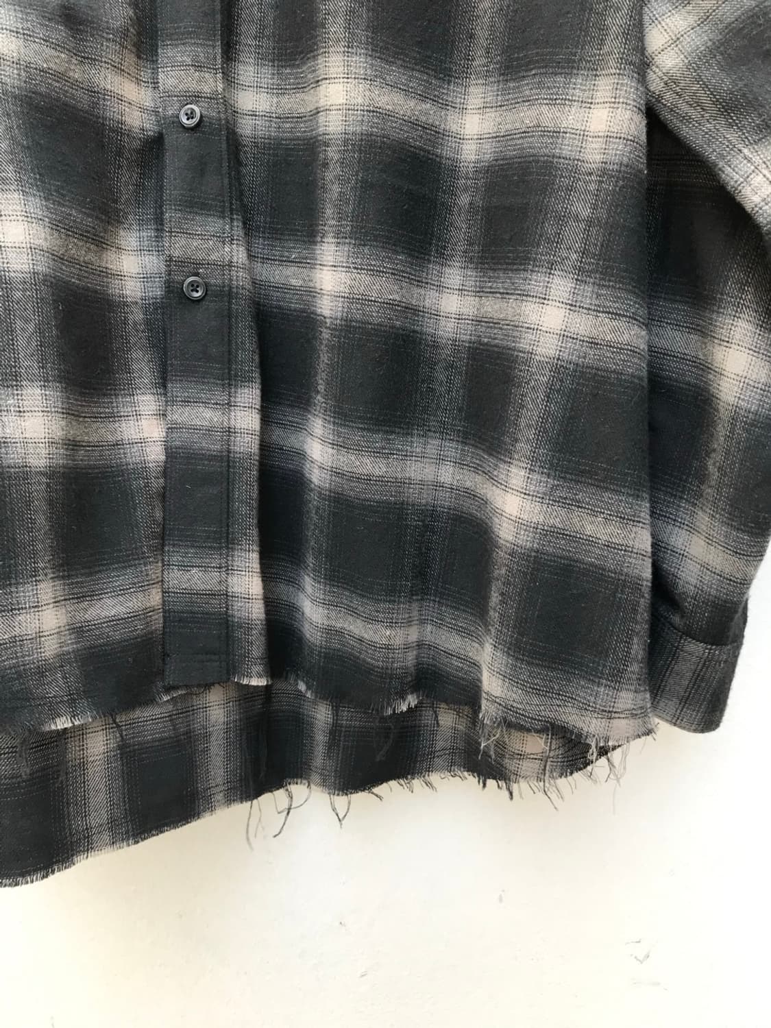 KAEO  cutting ombre shirt(아이들 소연착용) 상품이미지3