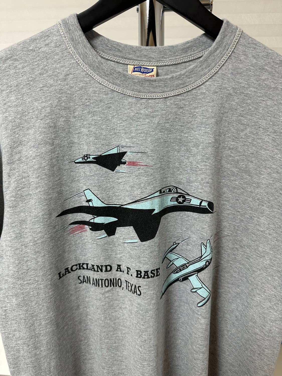 버즈릭슨 “Lackland A.F. Base” Graphic 반팔 상품이미지3