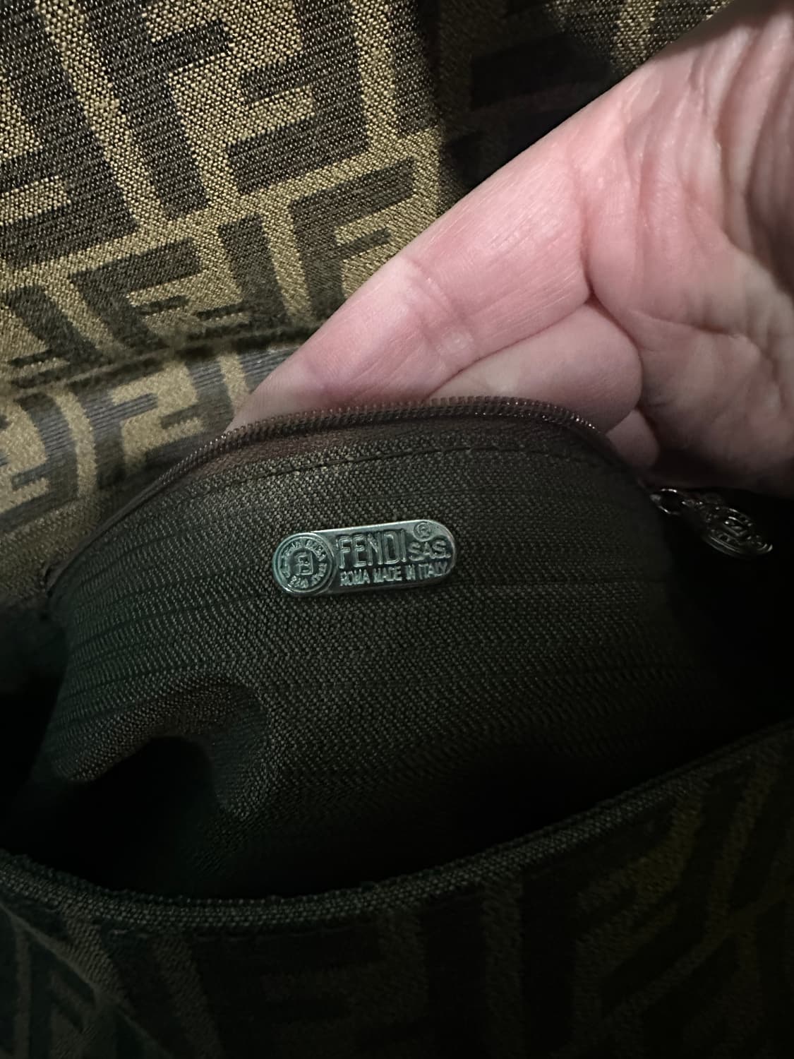 펜디 주카 바게트백 상품이미지5