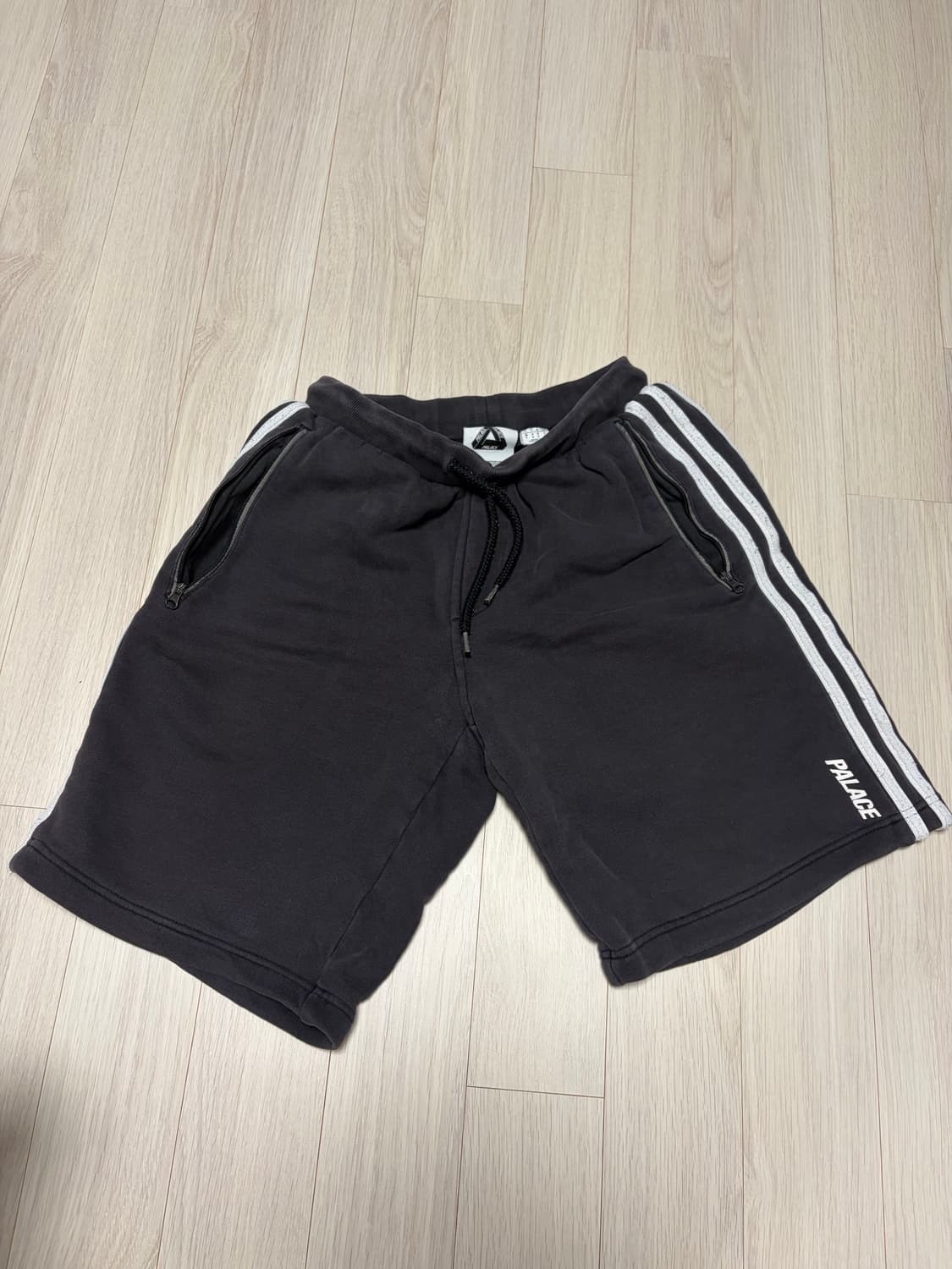 팔라스 아디다스 반바지 상품이미지1