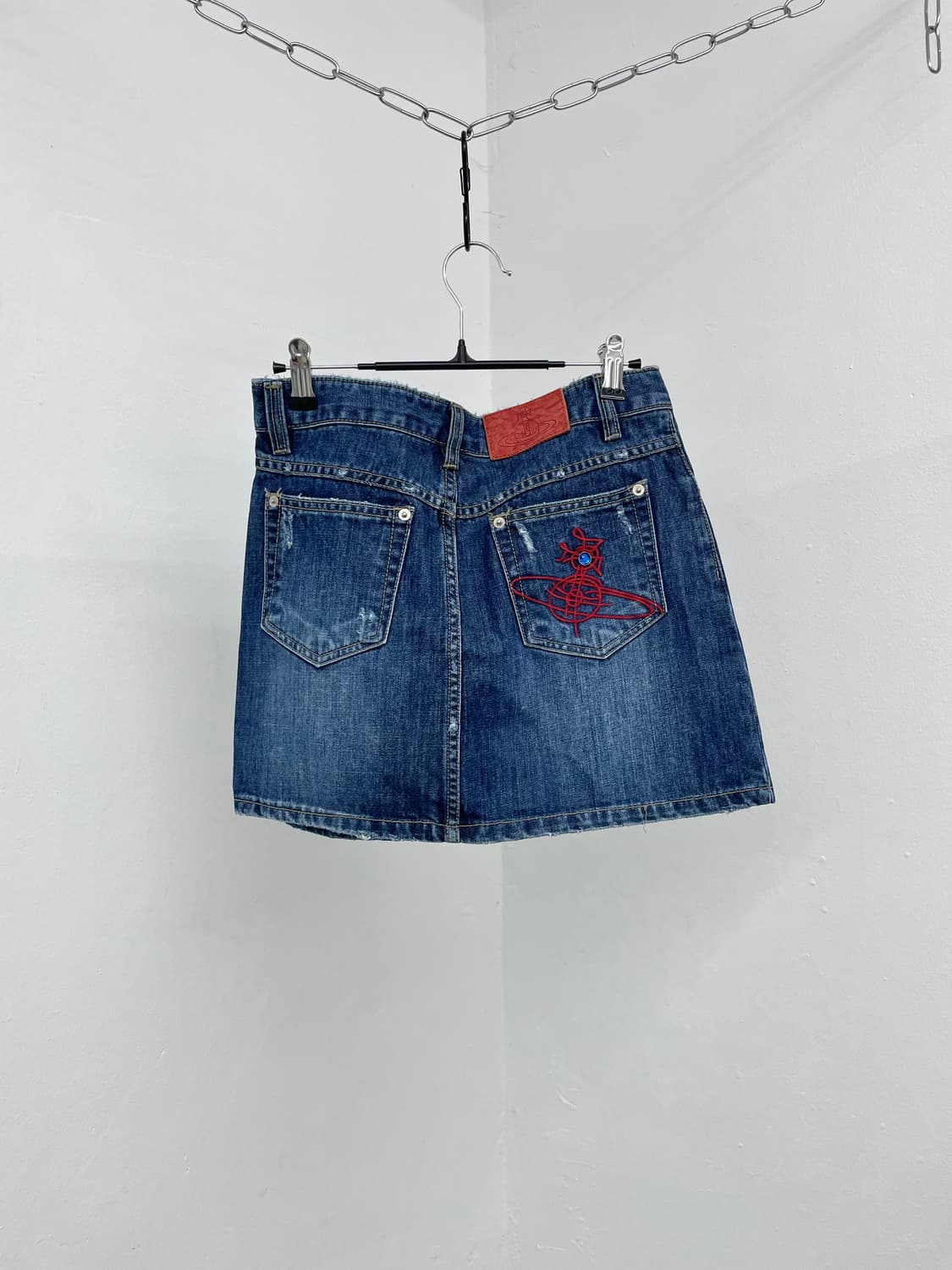 비비안웨스트우드 레드라벨 로고 데님 스커트 상품이미지2