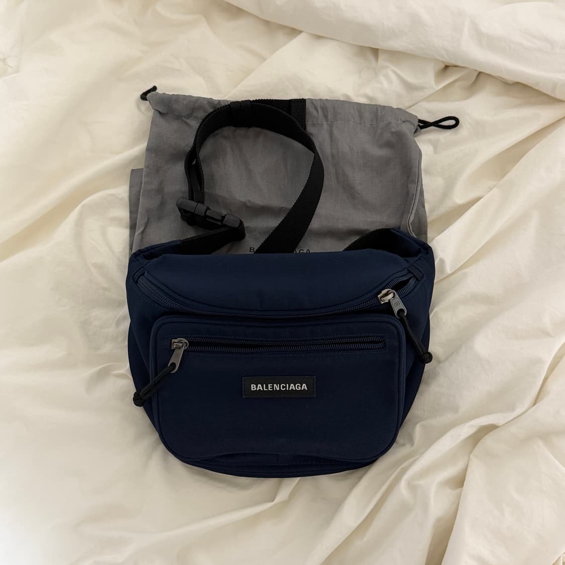 발렌시아가 익스플로러 벨트백 상품이미지1