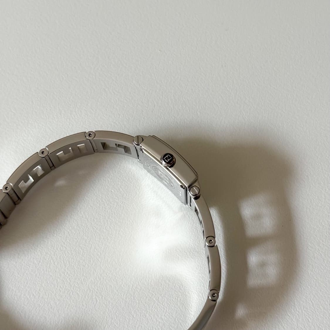 펜디 뉴콰드로 쉘다이얼 시계 상품이미지7