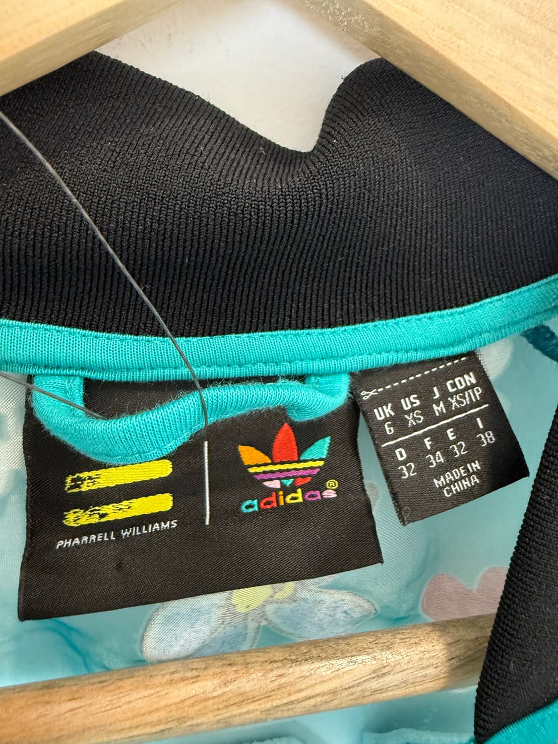 아디다스x퍼렐윌리엄스 플라워 메시 져지 상품이미지2