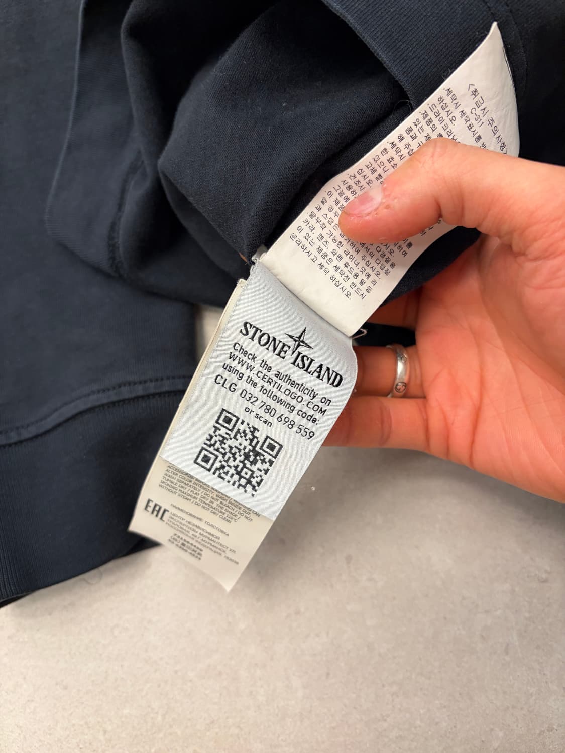 스톤아일랜드 블랙 롱슬리브 맨투맨 상품이미지4