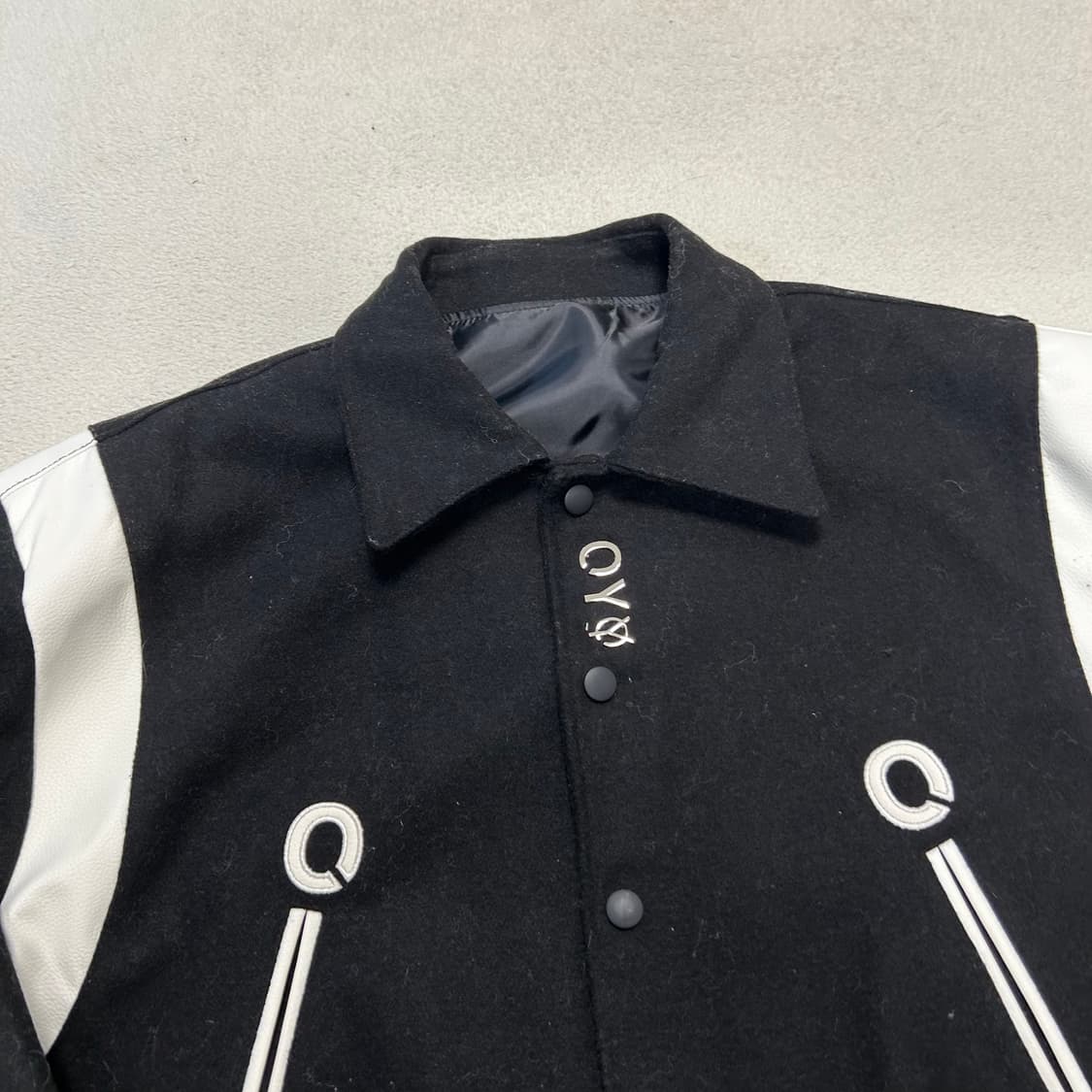 OY Metal Logo Wool Varsity Jacke 상품이미지5