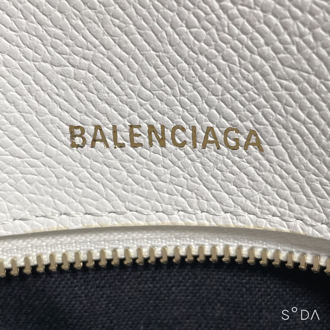 발렌시아가 빌탑 크로스백 화이트 상품이미지8