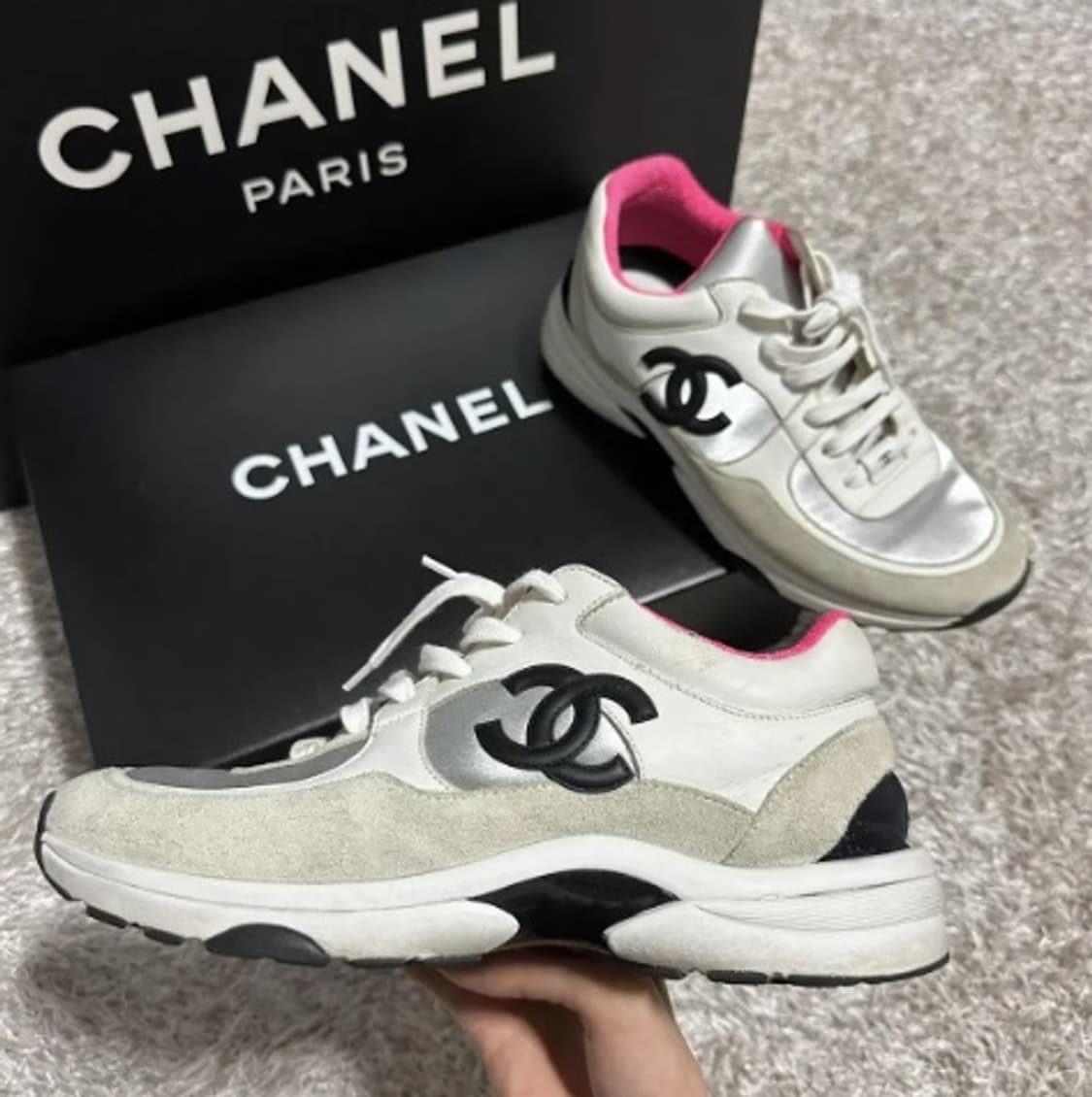 [정품] 샤넬 CC 로고 레더 & 스웨이드 러너 투톤 스니커즈 260 상품이미지1