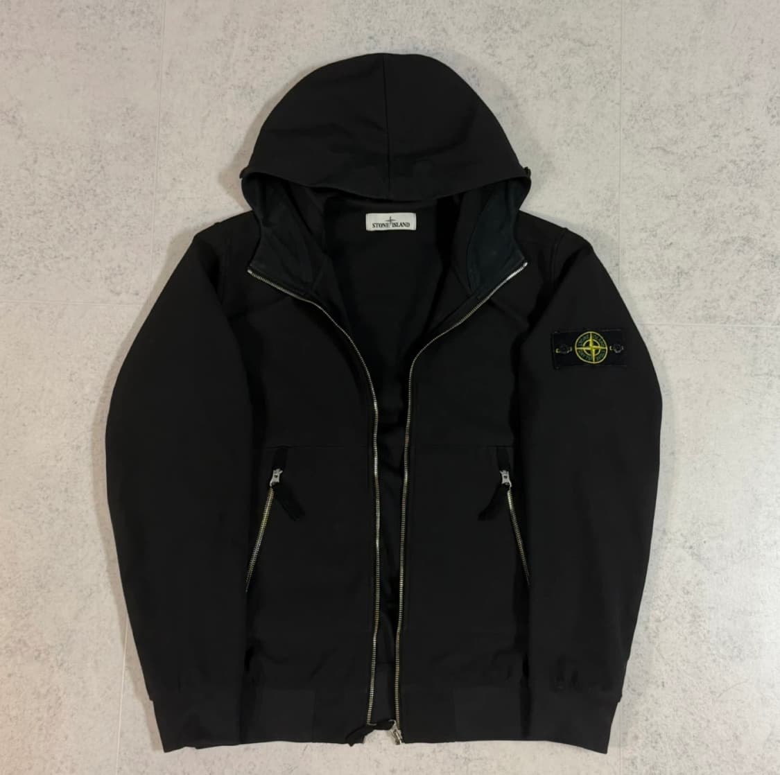 스톤아일랜드 소프트쉘 바람막이 자켓 상품이미지1