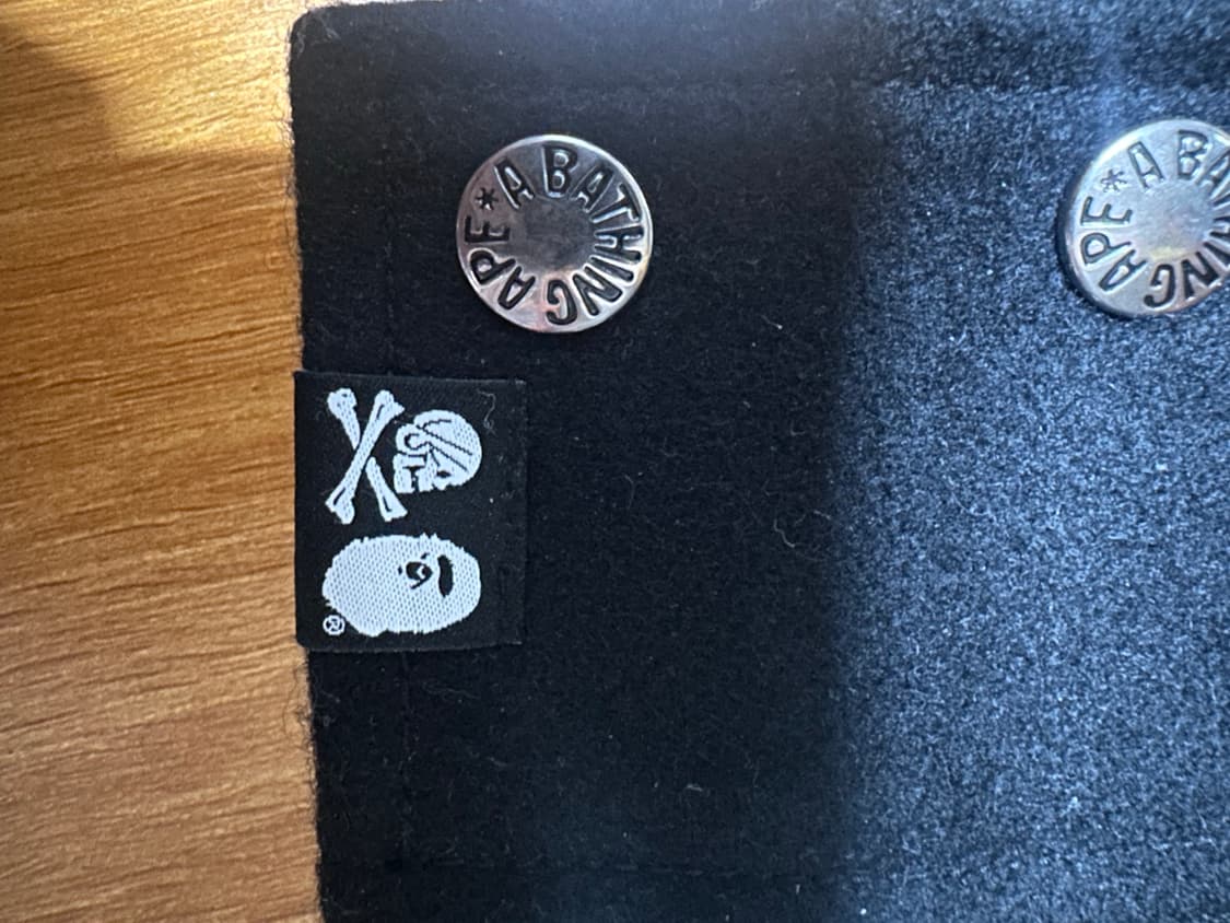 베이프 네이버후드 바시티 검흰 상품이미지5